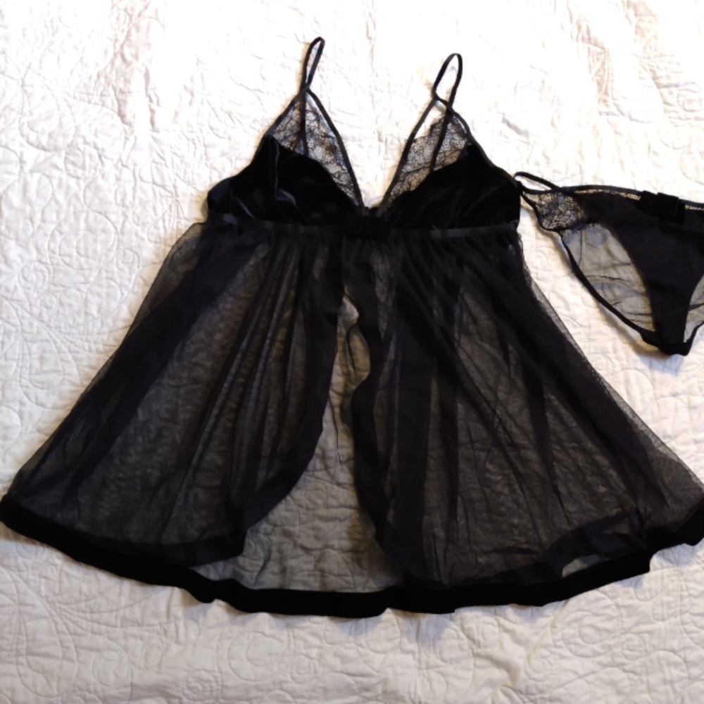 NWOT Adoreme velvet baby doll and bikini, M